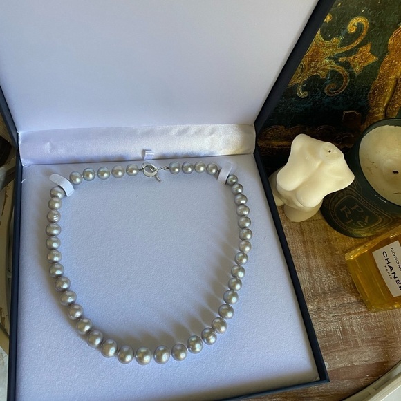 Natural platinum color fresh water knotted pearls - Picture 2 of 9